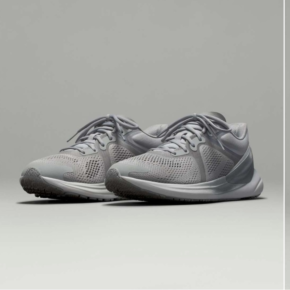 Lululemon Blissfeel Womens Running Shoe Silver Drop / Alpine White Size 8.5